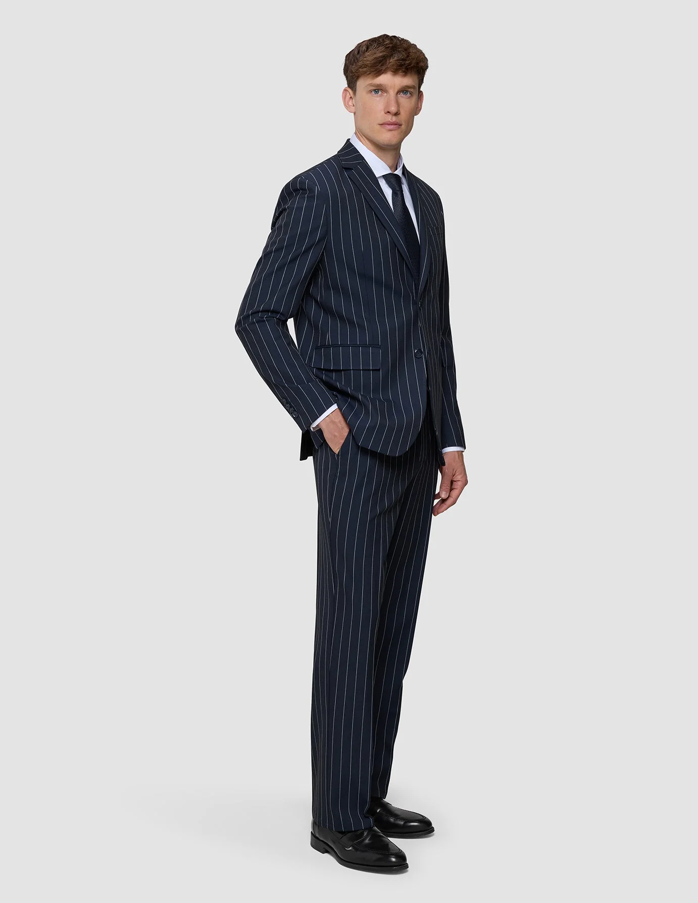 Clean lines, clear message - Image 4