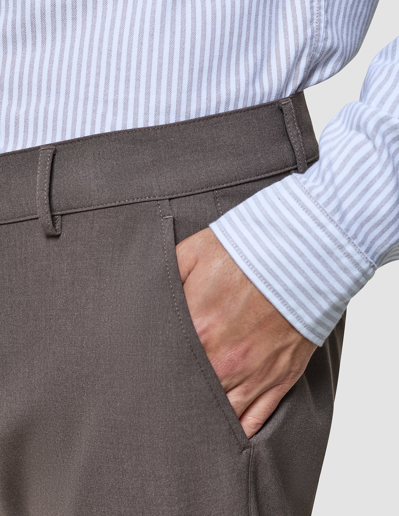 Ease Pants Regular Mocha - Image 4