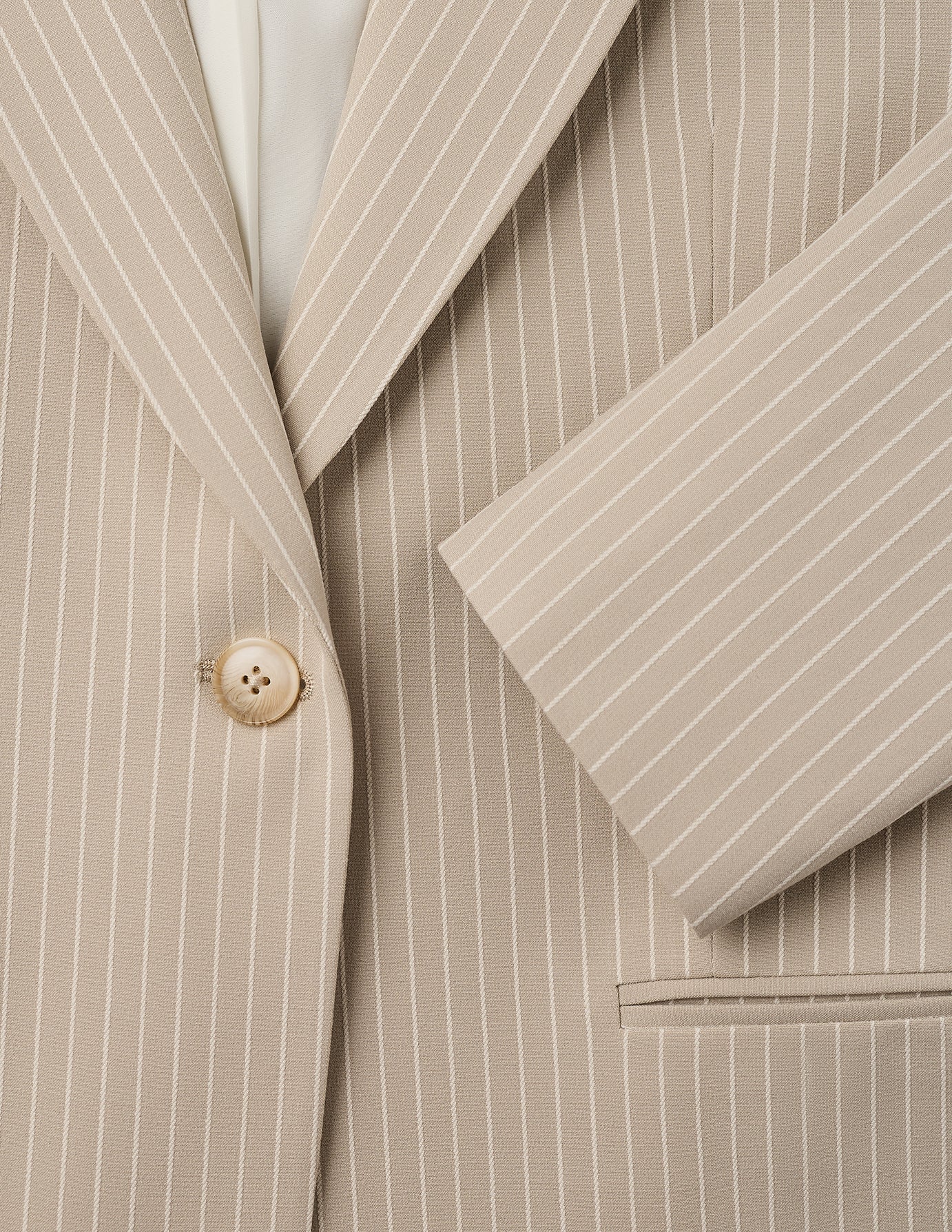 Essential Fitted Blazer Island Sand Pinstriped - Image 6