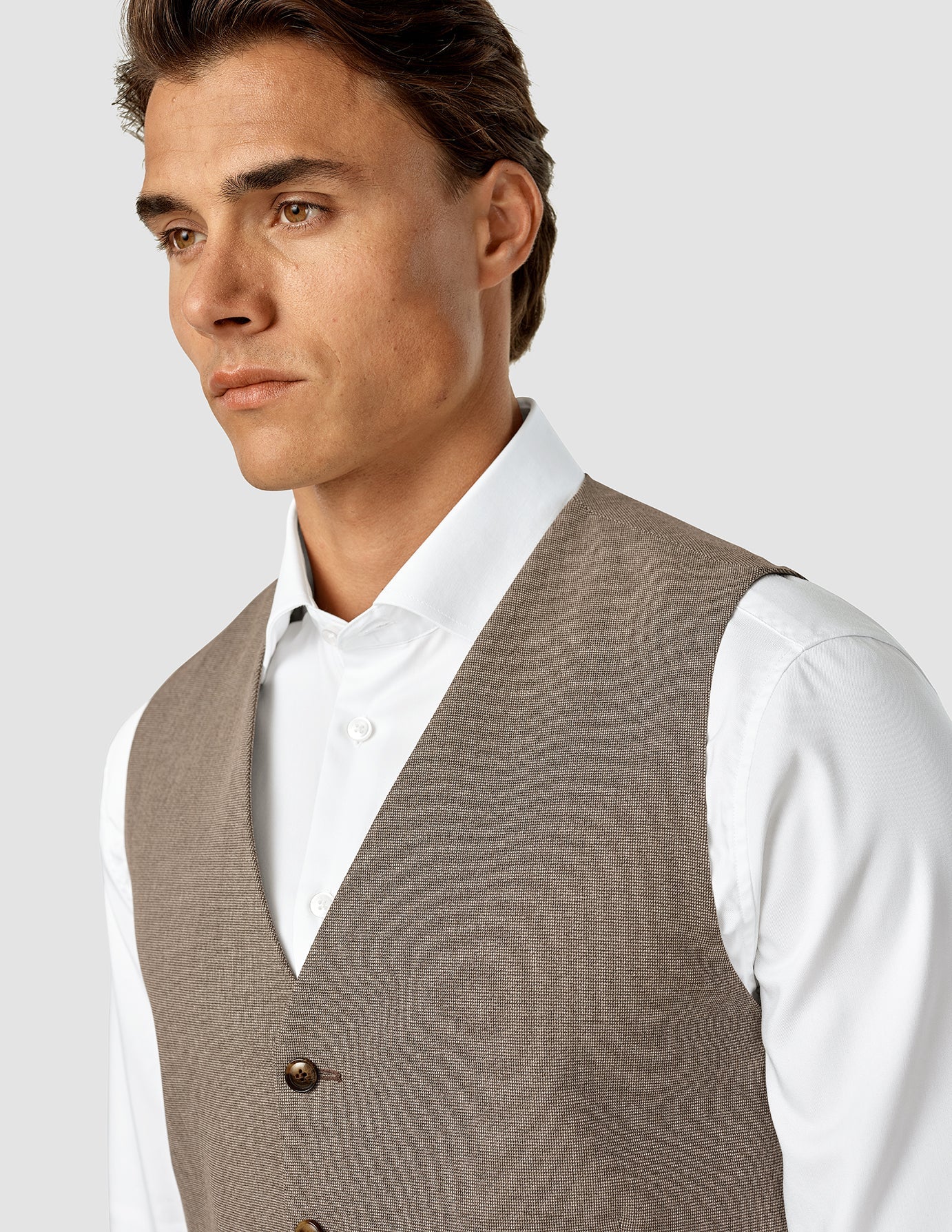 Essential Vest Almond - Image 6