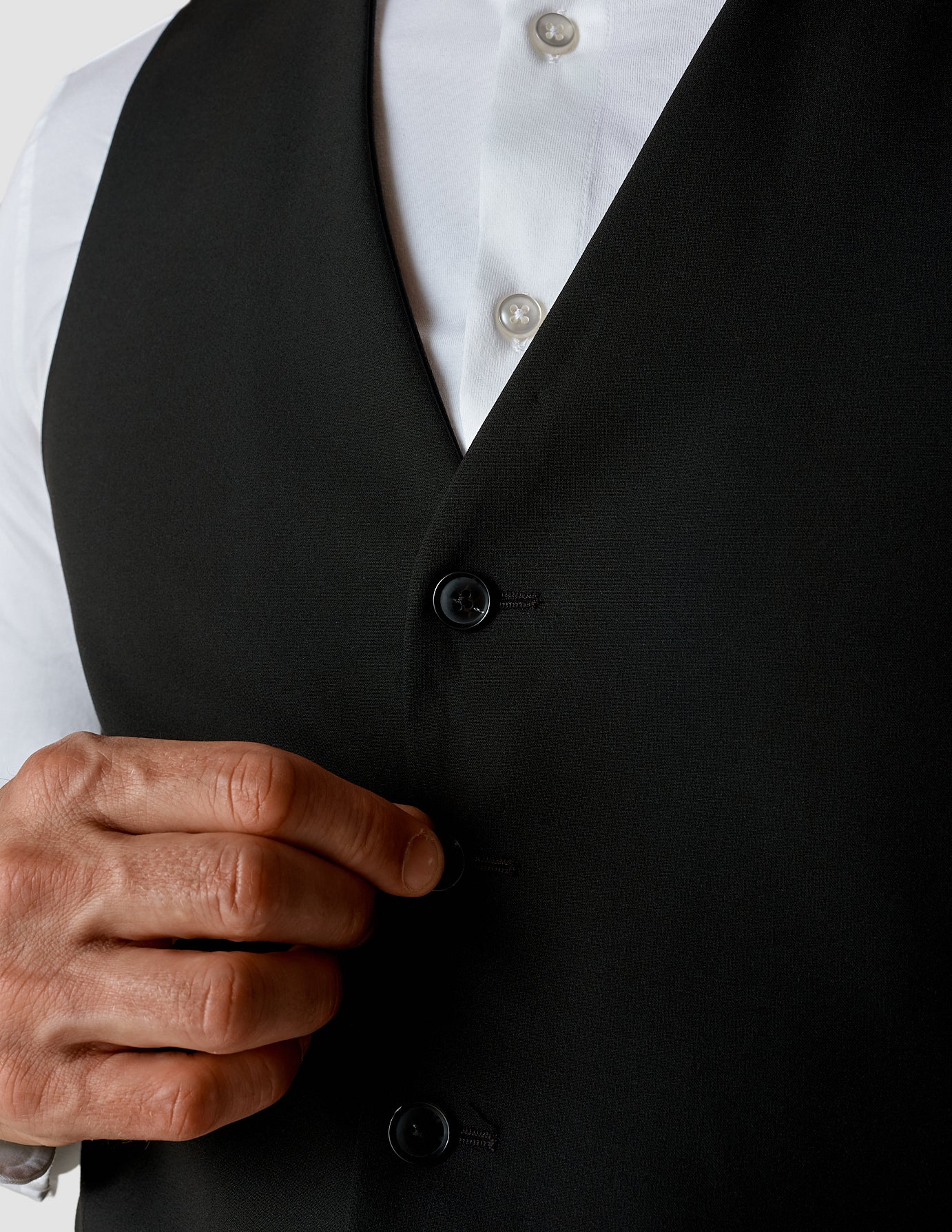 Essential Vest Black - Image 6