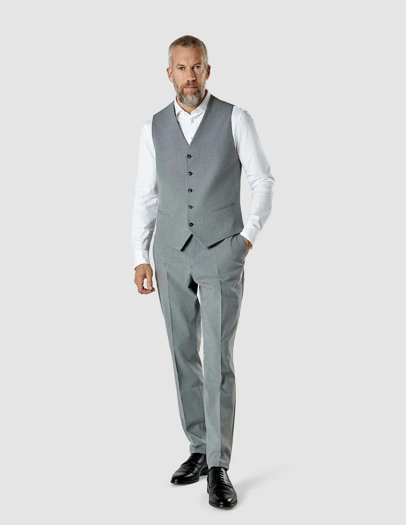 Essential Vest Cloud Grey - Image 4