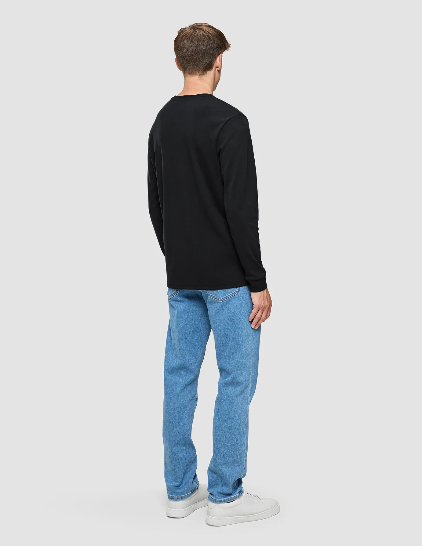 Lightweight Crewneck Black - Image 5
