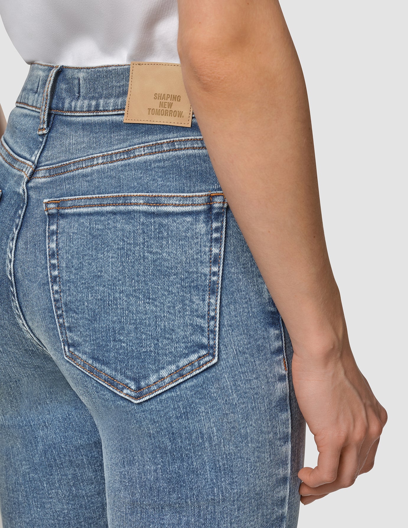 Sculpt Jeans Slim Snow Blue Wash - Image 6