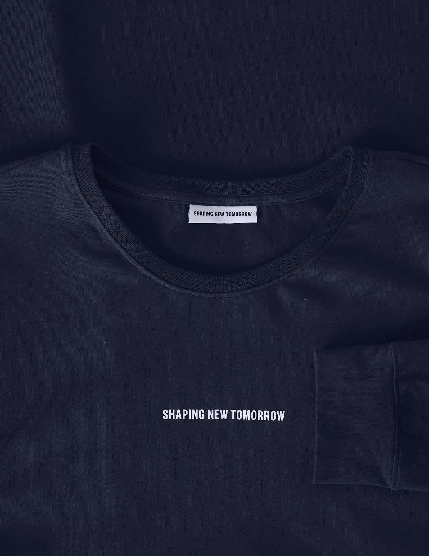 Supima Autograph Long-Sleeved T-shirt Navy - Image 7