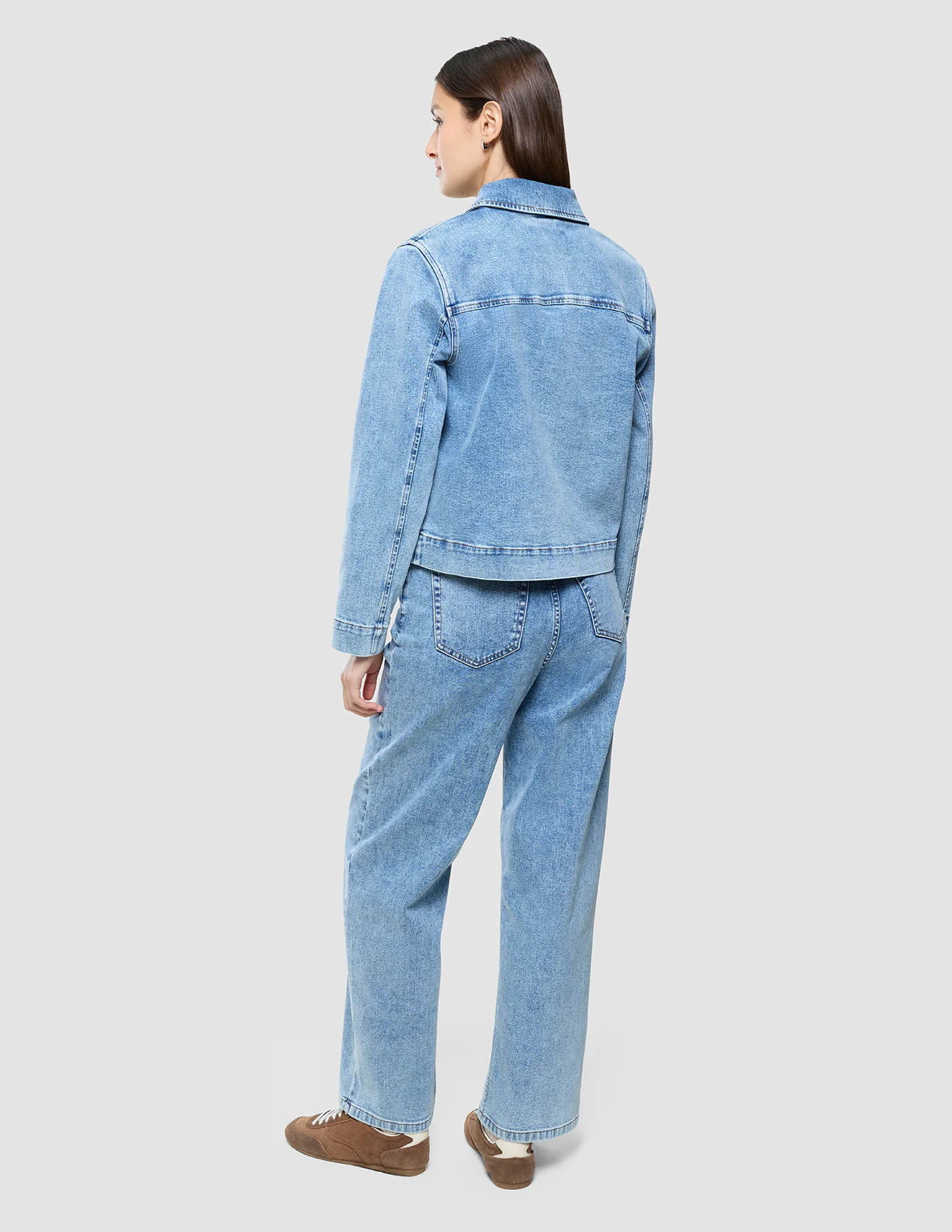 Women's Classic Denim Jacket Snow Blue Wash - Image 6