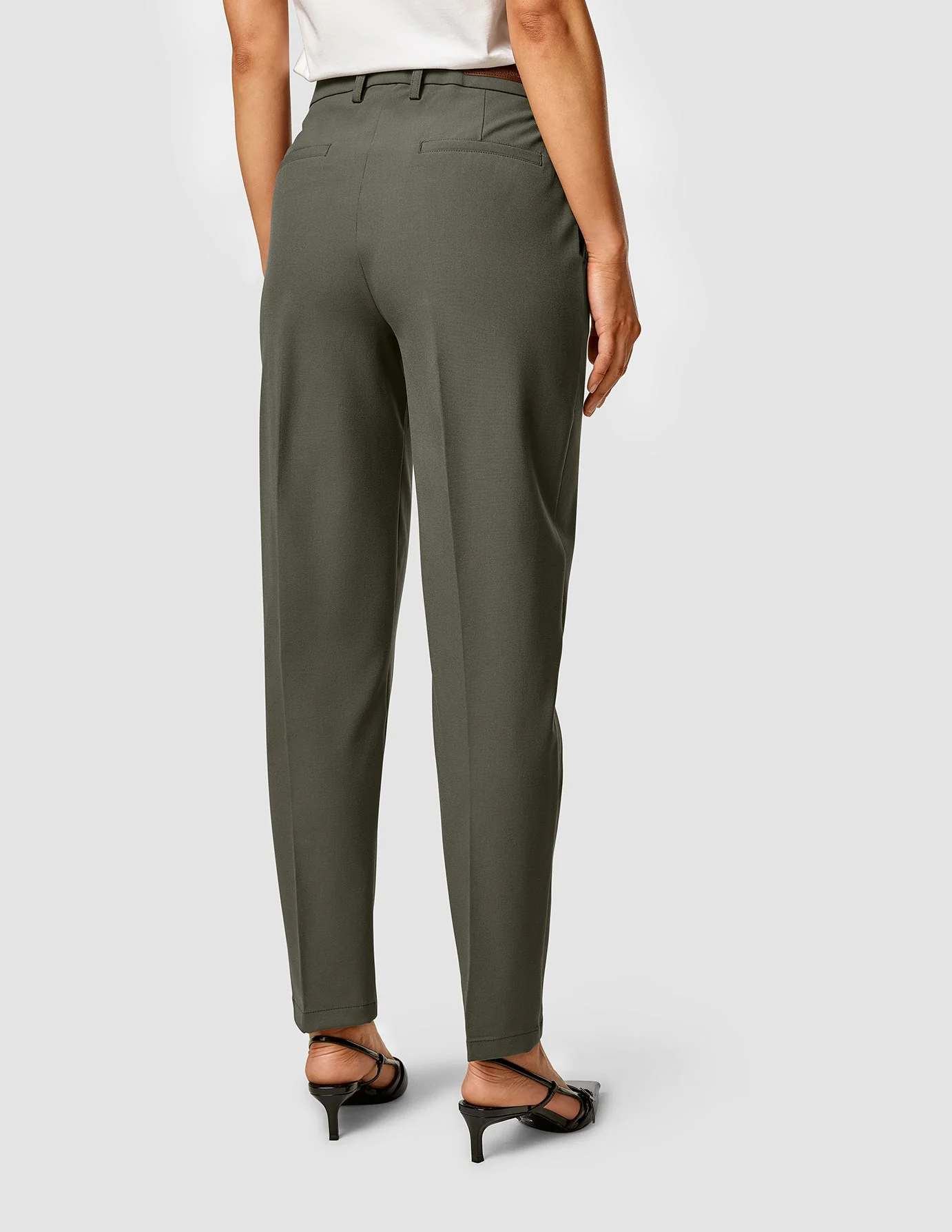Essential Pants Tapered Dark Olive - Image 4