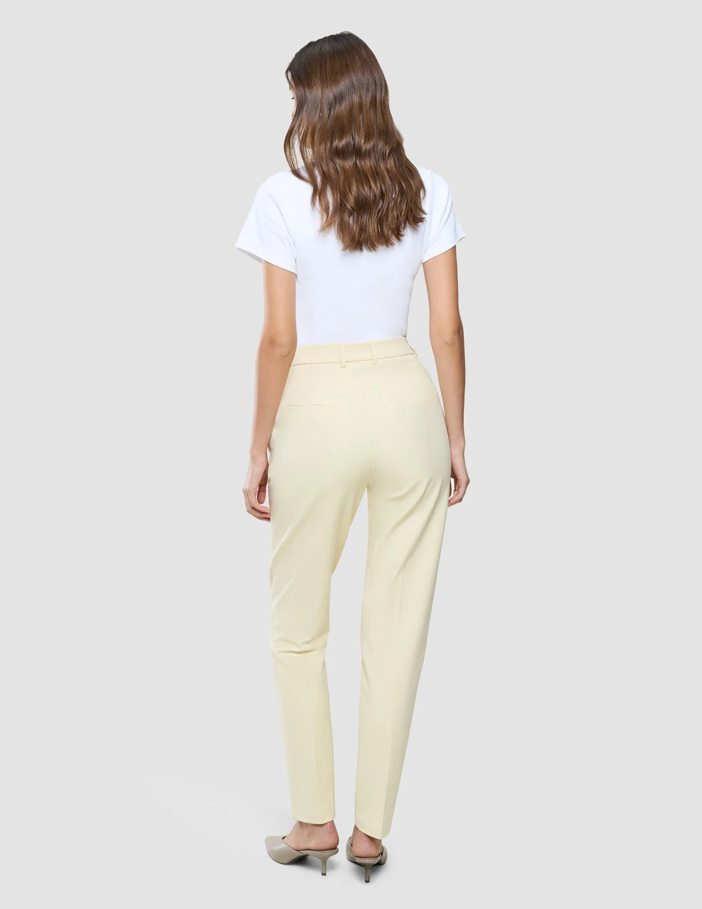 Women Essential Pants Tapered Misty Yellow - Image 5