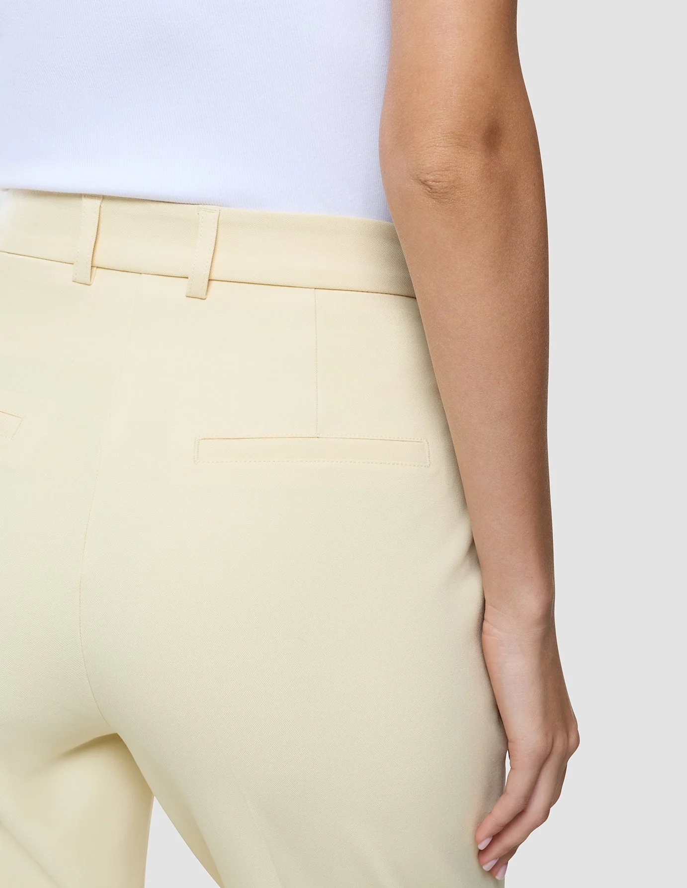 Women Essential Pants Tapered Misty Yellow - Image 6