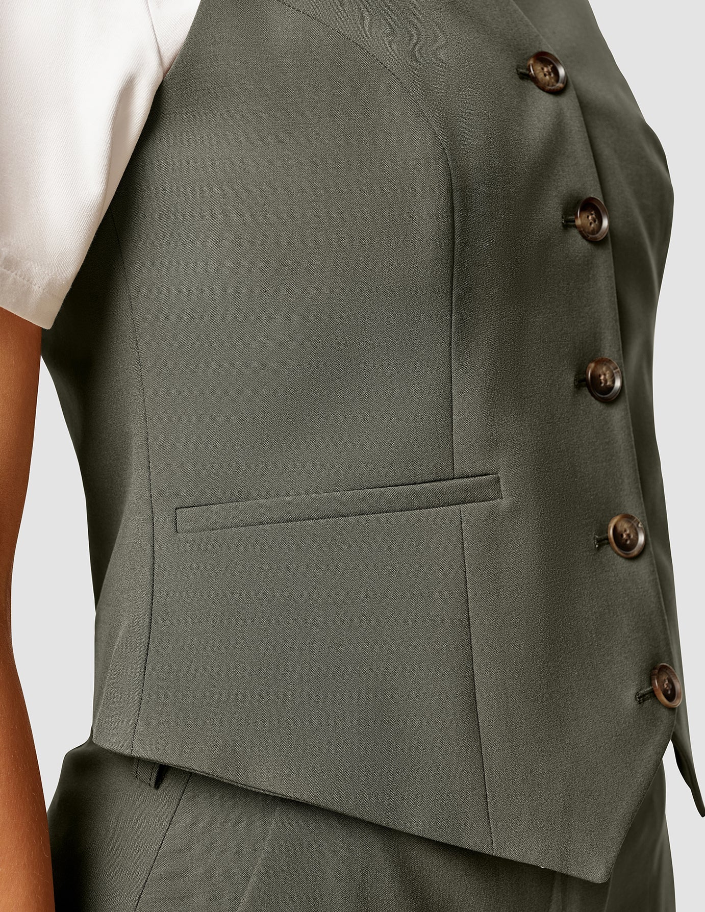 Essential Vest Short Dark Olive - Image 5