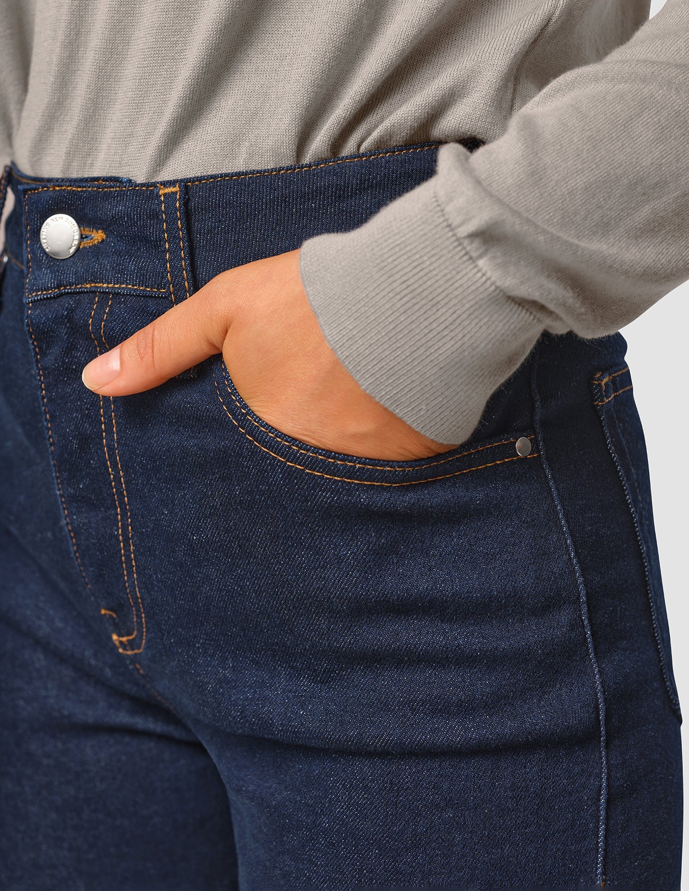 Jeans Tapered Dark Blue - Image 6